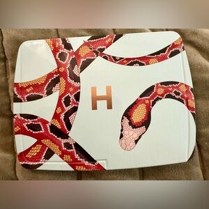 NWOB limited edition hourglass face palette